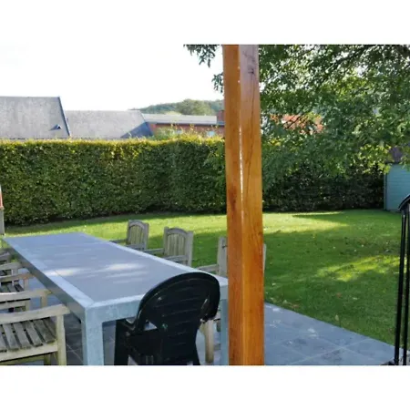 Stone-built In With Garden Dom wakacyjny *