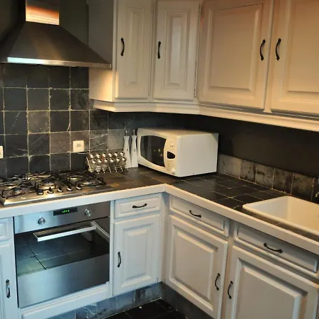 Dom wakacyjny Stone-built In With Garden *