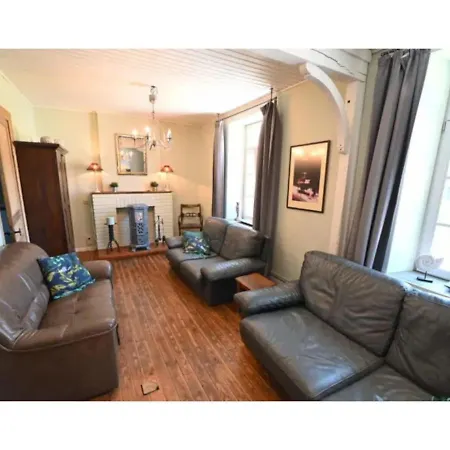 Stone-built In With Garden * Werpin