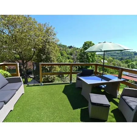 펜션 Stone-built In With Garden *